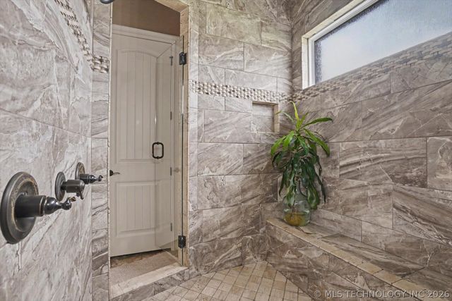 6372 N Wildwood Lane, Owasso, OK 74055
