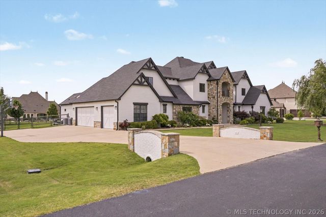 6372 N Wildwood Lane, Owasso, OK 74055