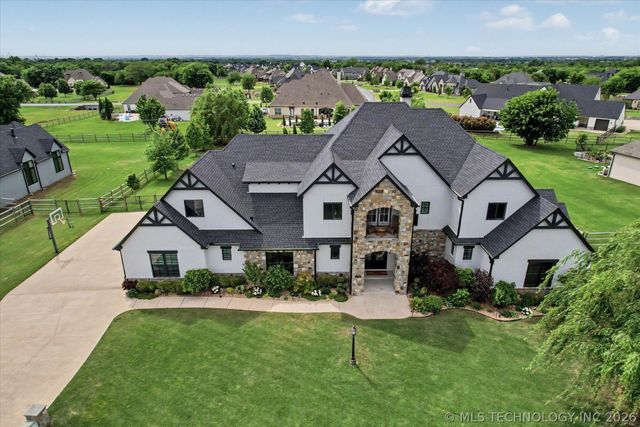 6372 N Wildwood Lane, Owasso, OK 74055