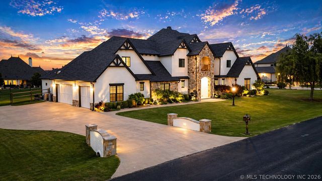 6372 N Wildwood Lane, Owasso, OK 74055
