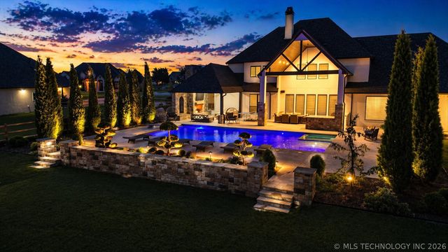 6372 N Wildwood Lane, Owasso, OK 74055