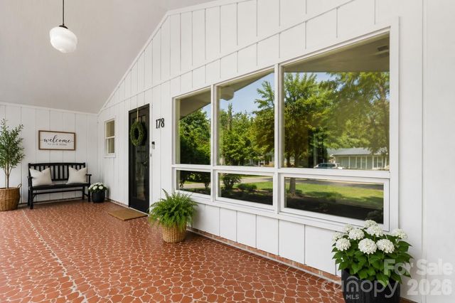 178 Trailwood Drive, Forest City, NC 28043