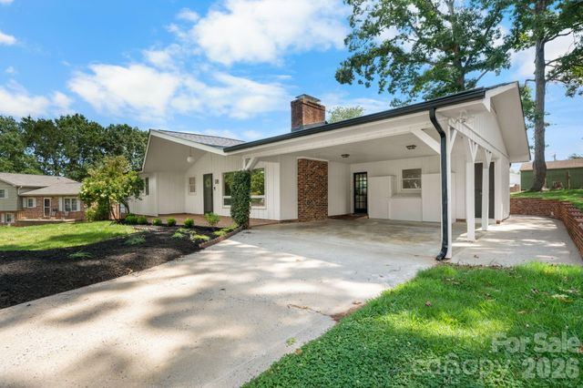 178 Trailwood Drive, Forest City, NC 28043