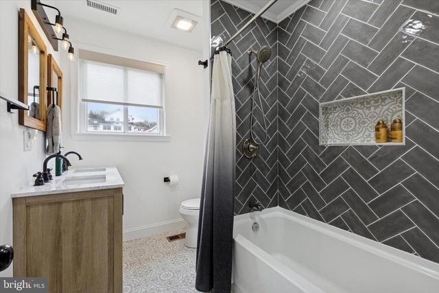 3023 EISENHOWER RD, Norristown, PA 19403