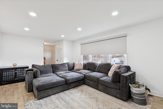 3023 EISENHOWER RD, Norristown, PA 19403