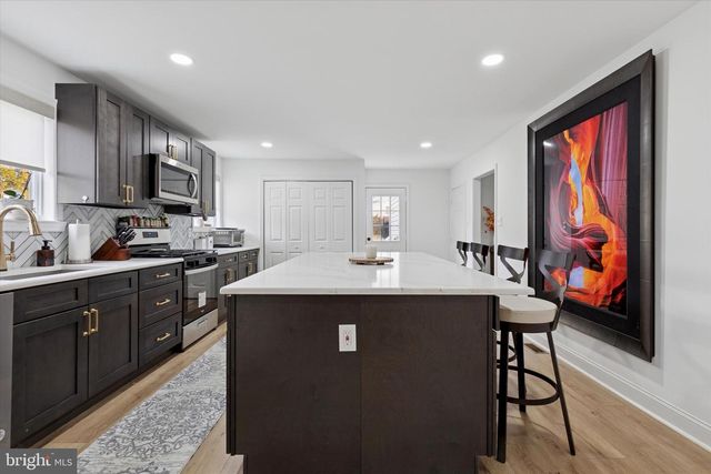 3023 EISENHOWER RD, Norristown, PA 19403