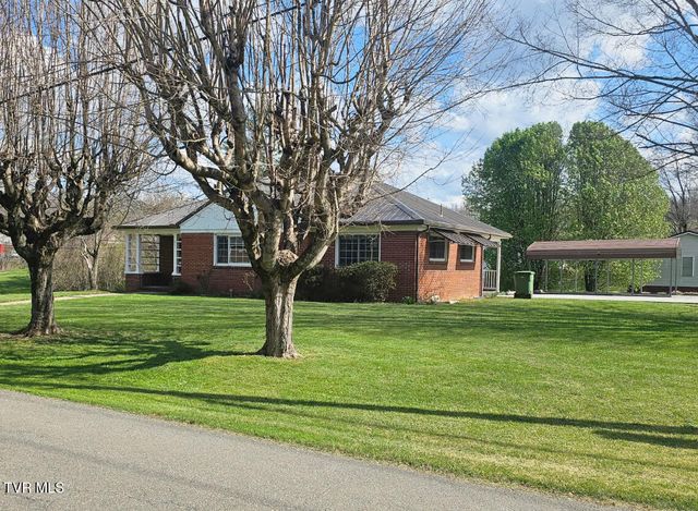 612 Oakwood Avenue, Pennington Gap, VA 24277