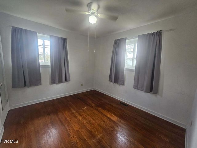 612 Oakwood Avenue, Pennington Gap, VA 24277