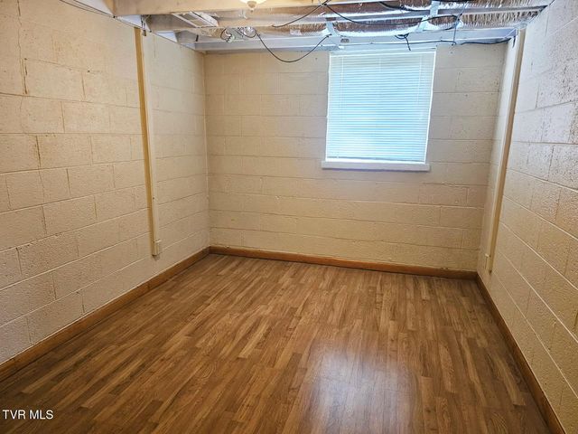 612 Oakwood Avenue, Pennington Gap, VA 24277