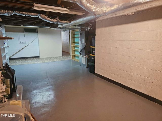 612 Oakwood Avenue, Pennington Gap, VA 24277