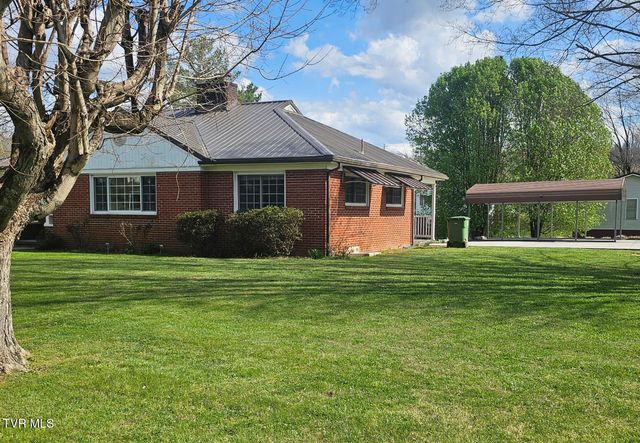 612 Oakwood Avenue, Pennington Gap, VA 24277