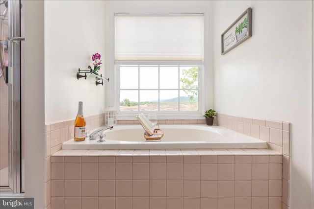 1132 HAPPY RIDGE DR, Front Royal, VA 22630