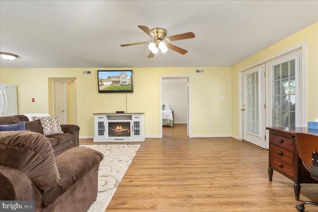 1132 HAPPY RIDGE DR, Front Royal, VA 22630
