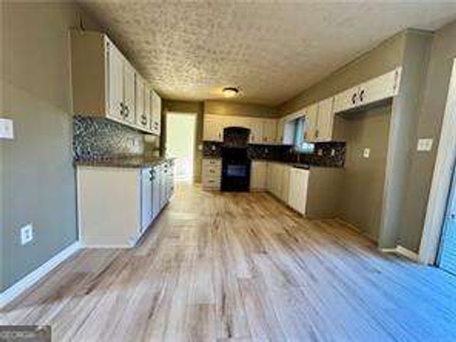 1059 Soapstone Lane, Riverdale, GA 30296