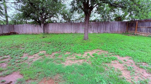 8404 Maine DR, Austin, TX 78758