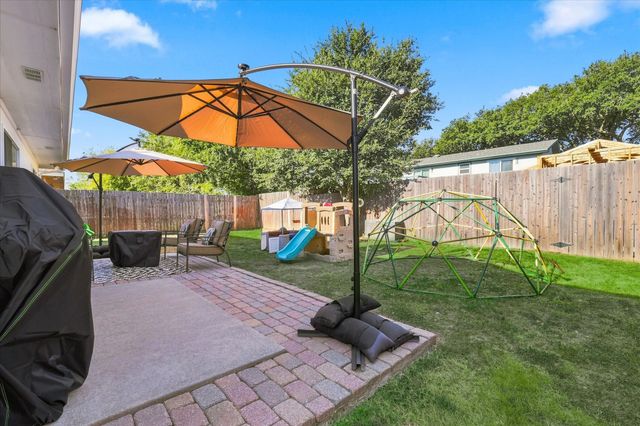 321 Texas Drive, Lake Dallas, TX 75065