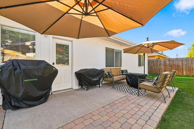 321 Texas Drive, Lake Dallas, TX 75065