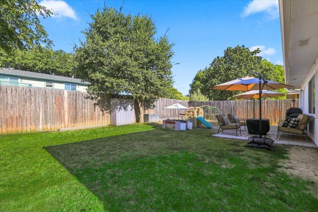 321 Texas Drive, Lake Dallas, TX 75065