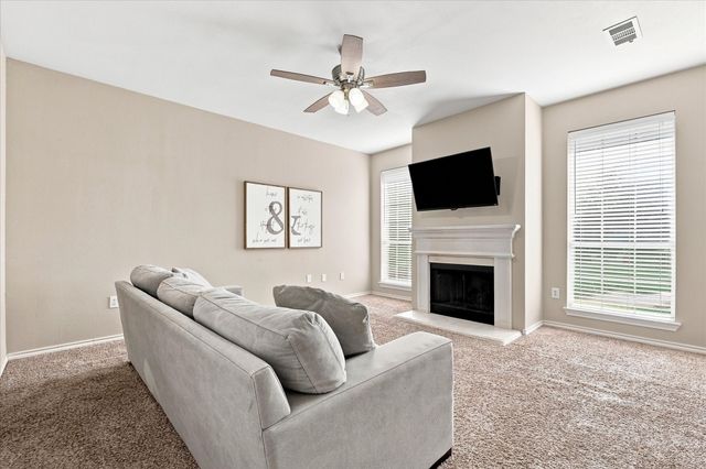 321 Texas Drive, Lake Dallas, TX 75065