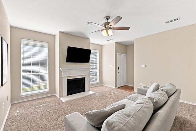 321 Texas Drive, Lake Dallas, TX 75065