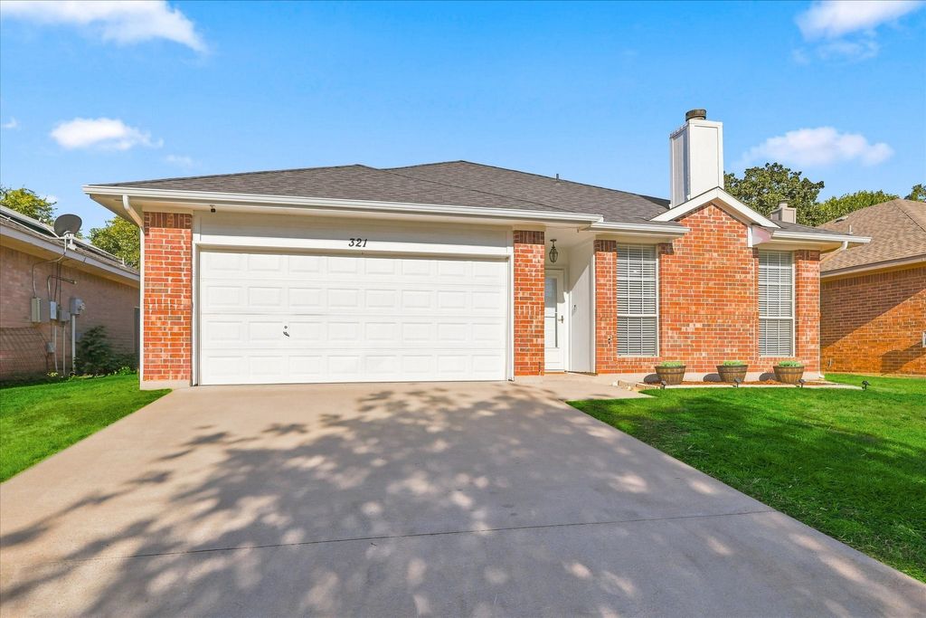 321 Texas Drive, Lake Dallas, TX 75065 — photo 2