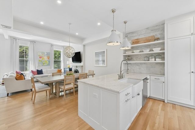 89 Revere St, Boston, MA 02114