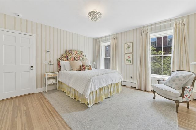 89 Revere St, Boston, MA 02114