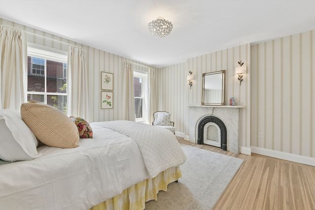 89 Revere St, Boston, MA 02114