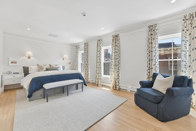 89 Revere St, Boston, MA 02114