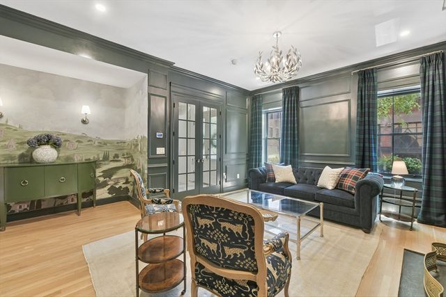89 Revere St, Boston, MA 02114