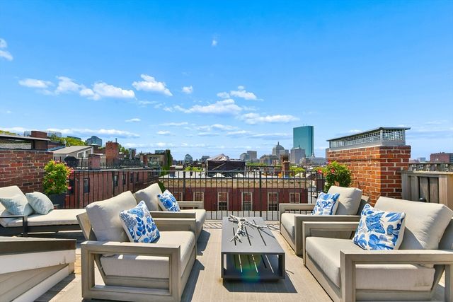 89 Revere St, Boston, MA 02114