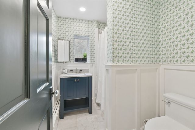 89 Revere St, Boston, MA 02114