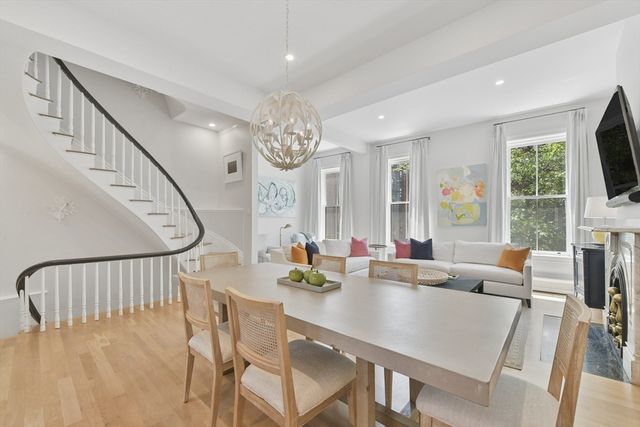 89 Revere St, Boston, MA 02114