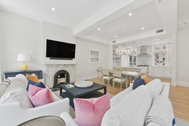 89 Revere St, Boston, MA 02114