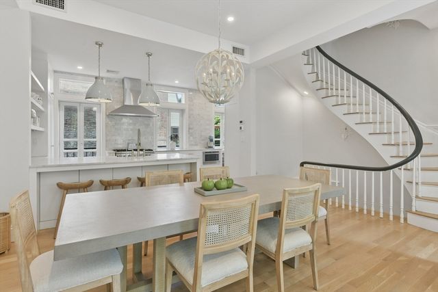 89 Revere St, Boston, MA 02114