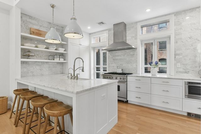 89 Revere St, Boston, MA 02114