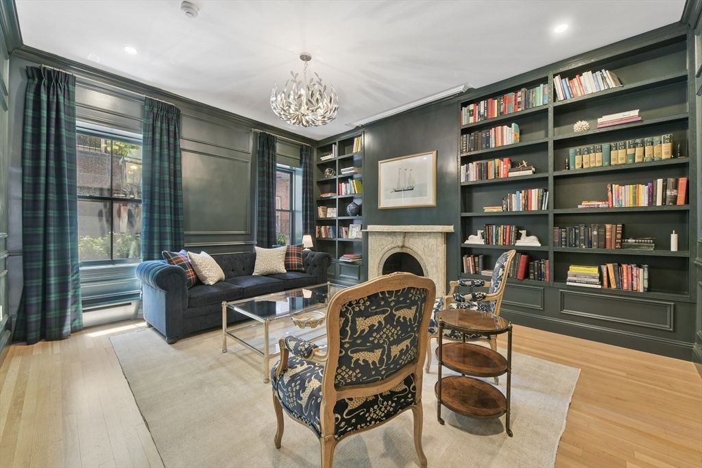 89 Revere St, Boston, MA 02114