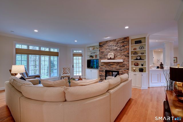 37 Hanover Fields Road, Glastonbury, CT 06033