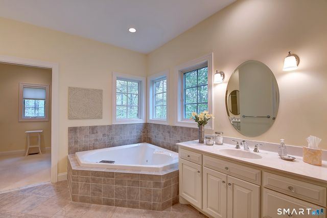 37 Hanover Fields Road, Glastonbury, CT 06033