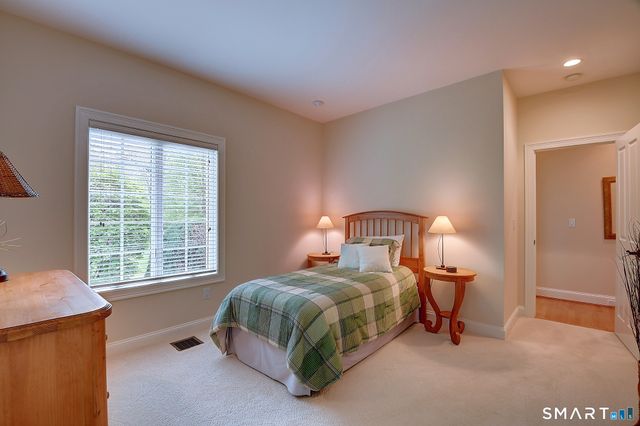 37 Hanover Fields Road, Glastonbury, CT 06033