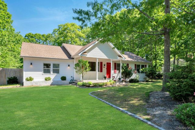 46 Sherwood Road, Hampton Bays, NY 11946