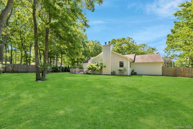 46 Sherwood Road, Hampton Bays, NY 11946