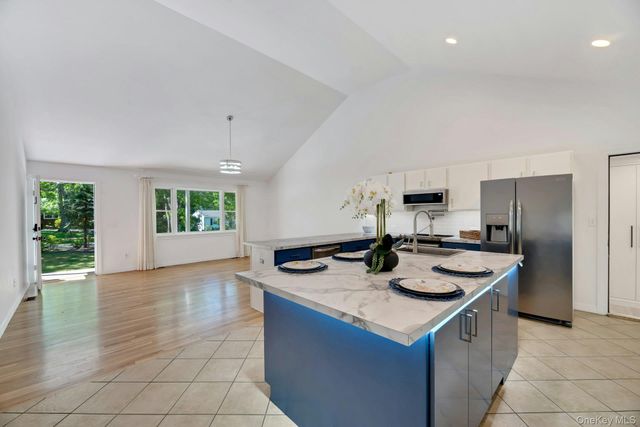 46 Sherwood Road, Hampton Bays, NY 11946