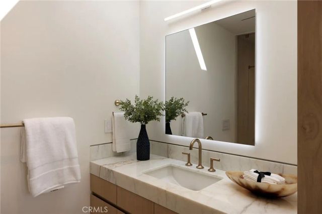 2519 Harbor View Drive, Corona Del Mar, CA 92625