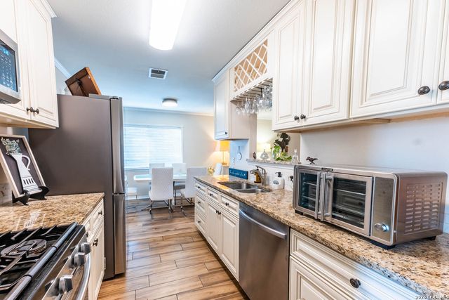 201 Crosswood, Universal City, TX 78148