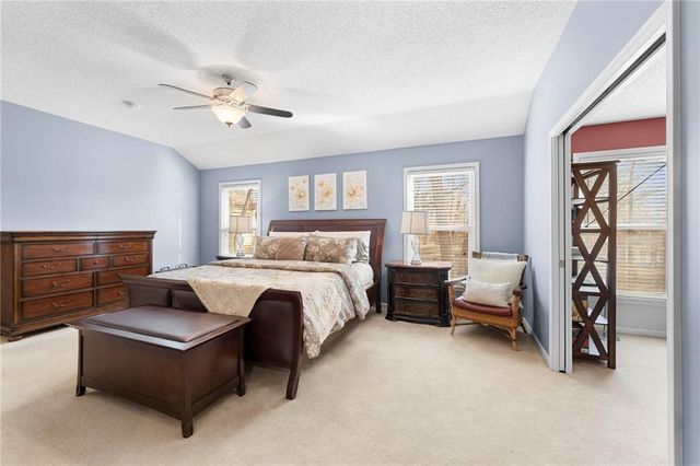 8041 Acuff Lane, Lenexa, KS 66215