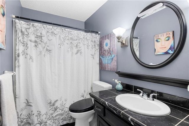 8041 Acuff Lane, Lenexa, KS 66215