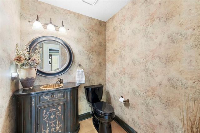 8041 Acuff Lane, Lenexa, KS 66215