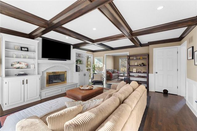 8041 Acuff Lane, Lenexa, KS 66215