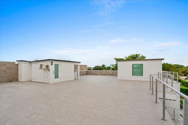 3800 Crayton Road, Naples, FL 34103